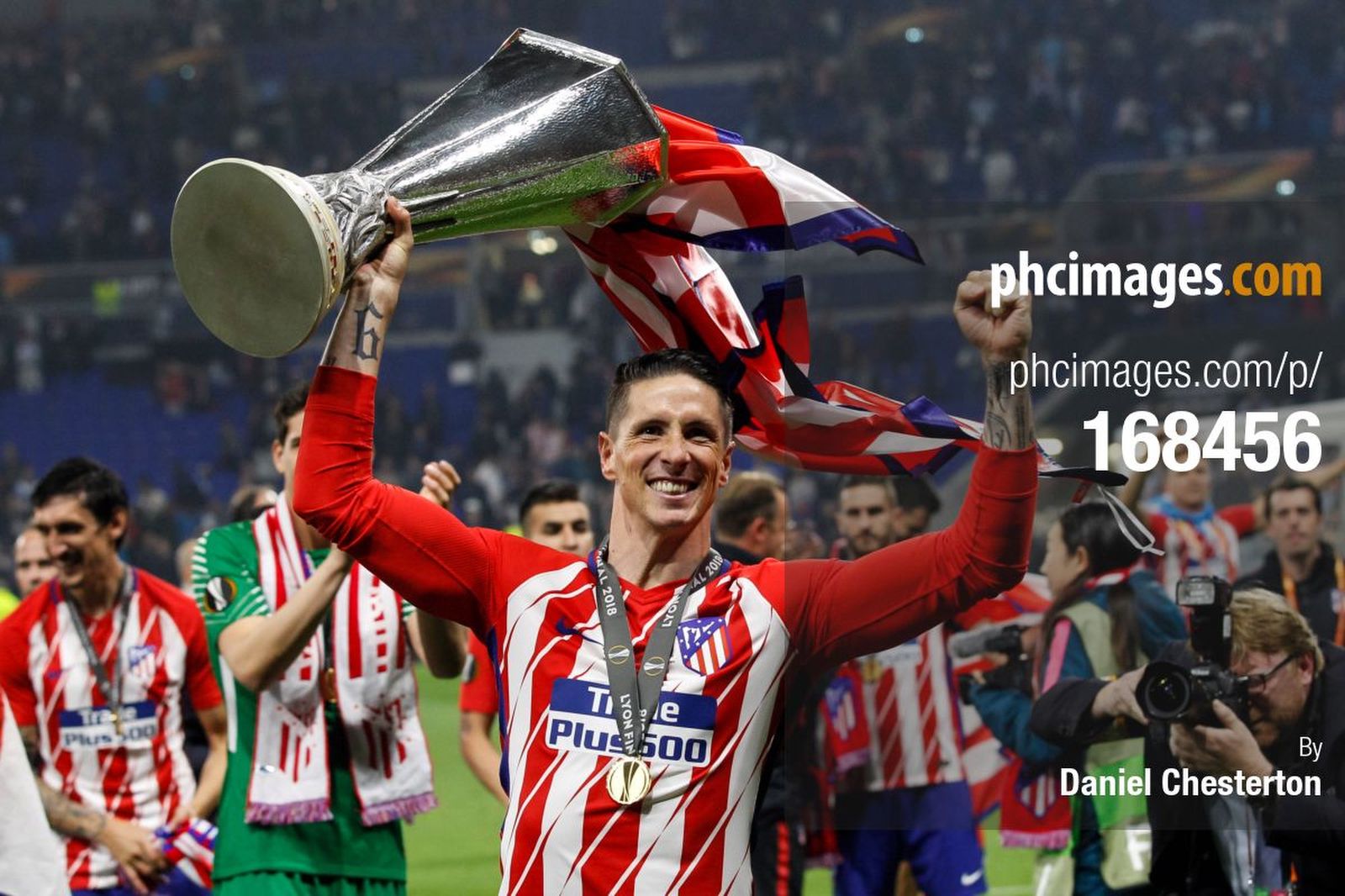 Fernando Torres celebrates after the Europa League Final