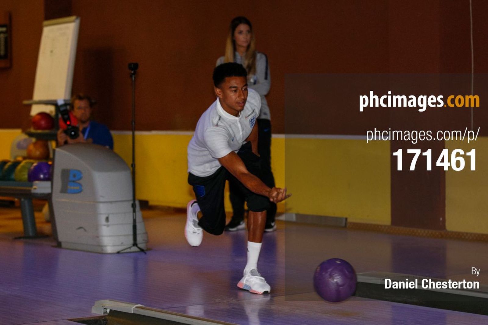 Jesse Lingard gets in a bit of 10-pin practice