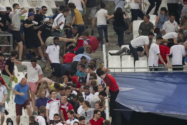 Russian hooligans attack England fans after their Euro 2016 group match