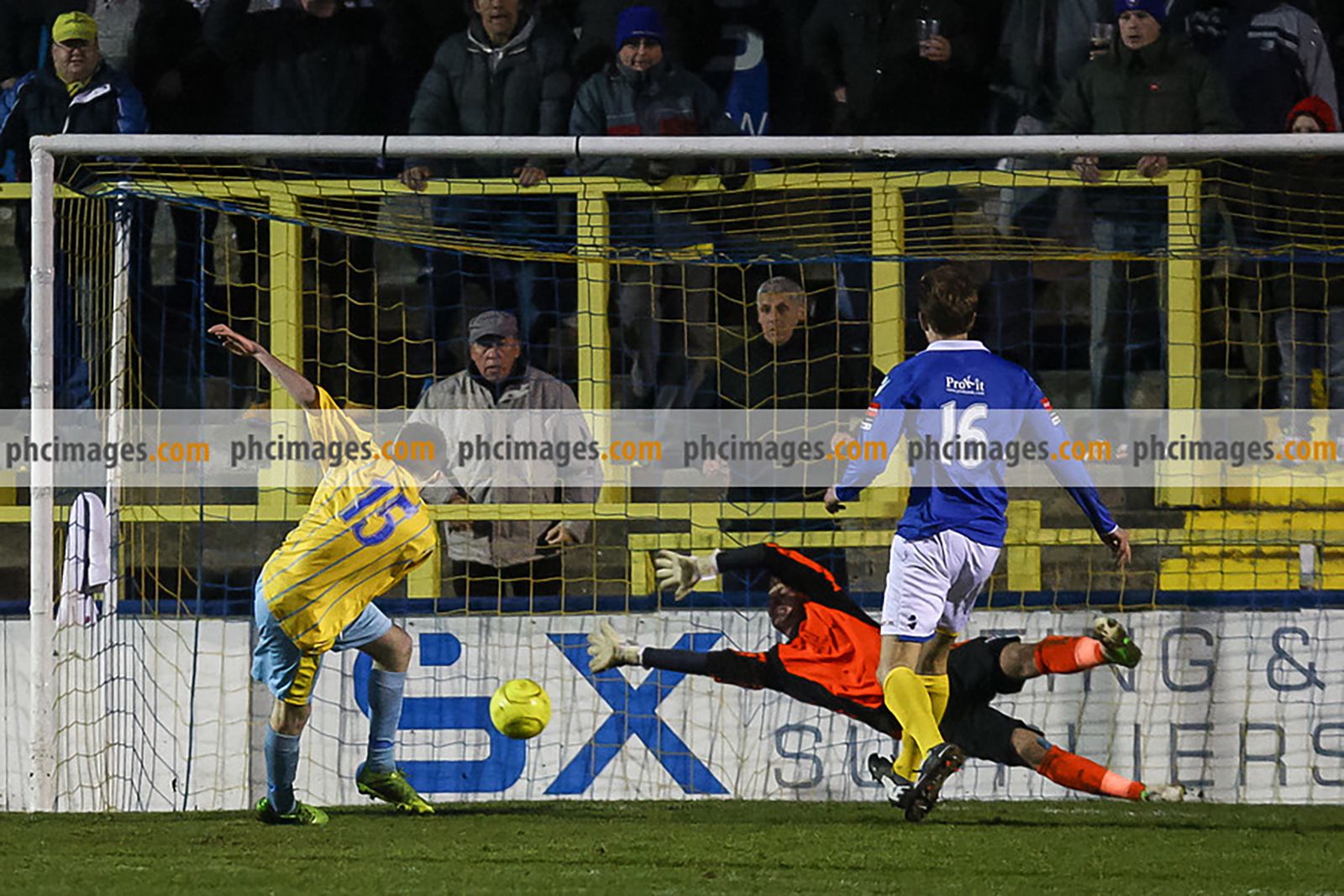 Tom Strickland scores Canvey's second