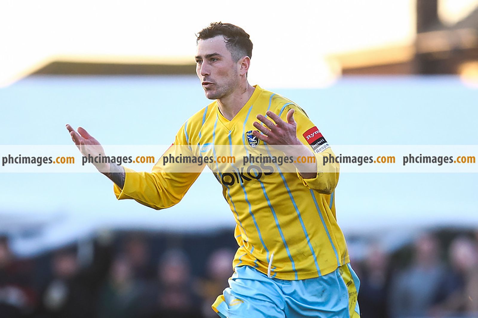 Canvey’s Jay Curran celebrates his winning goal against Carshalton