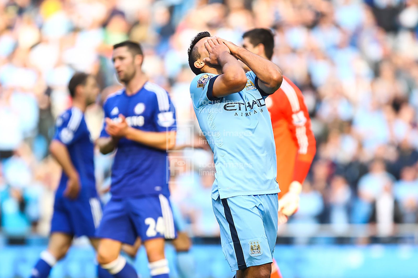 Sergio Agüero rues a missed chance