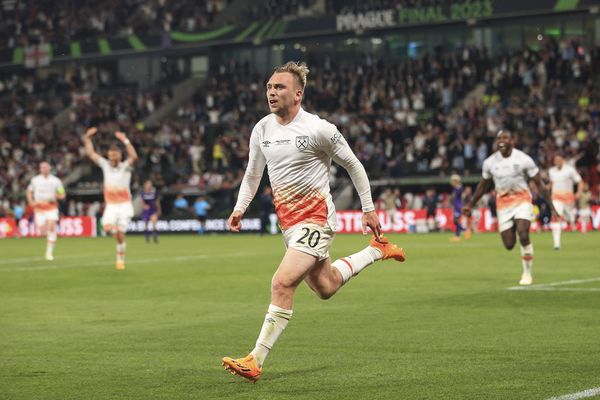 Jarrod Bowen celebrates the winning goal