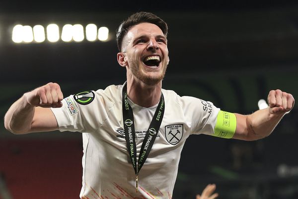 Declan Rice celebrates