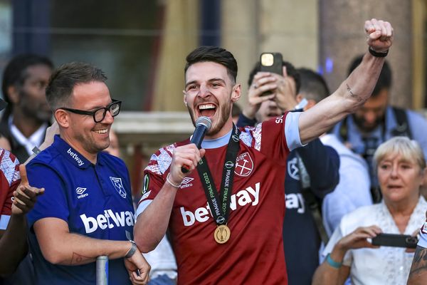 Declan Rice celebrates